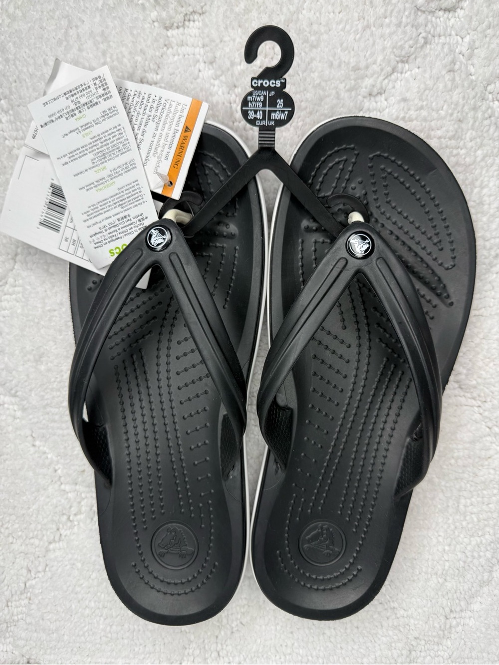 Crocs Crocband Flip Flops Black White Women’s 9 Men’s 7 NWT
